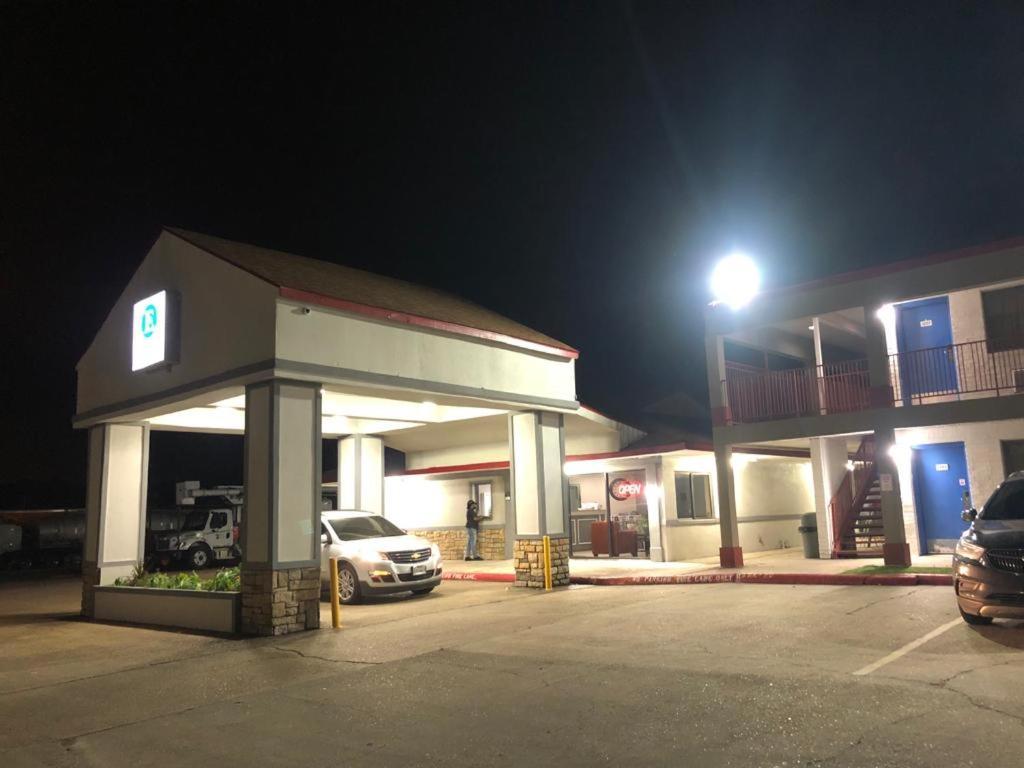 Executive Inn & Suites Μπόμοντ Εξωτερικό φωτογραφία