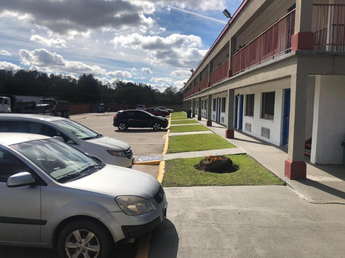 Executive Inn & Suites Μπόμοντ Εξωτερικό φωτογραφία