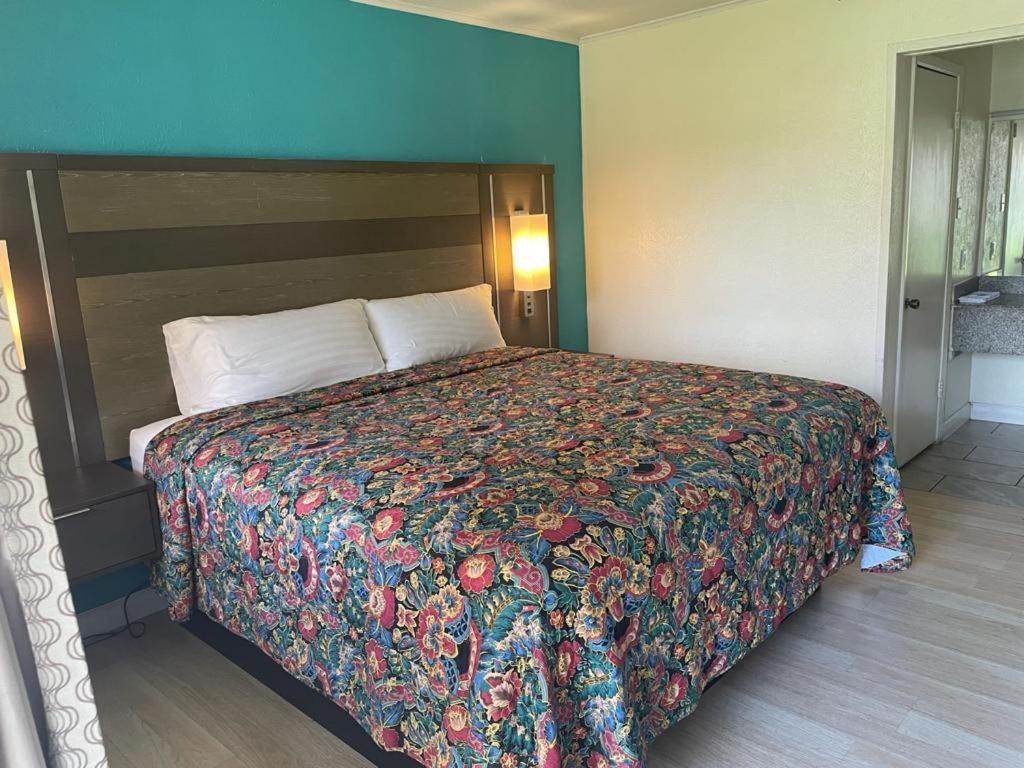 Executive Inn & Suites Μπόμοντ Εξωτερικό φωτογραφία